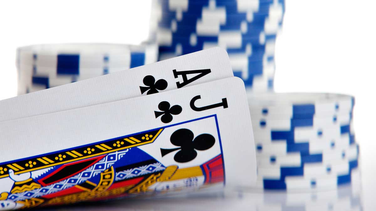 Strong Hole Cards for Calling Straddles in Poker